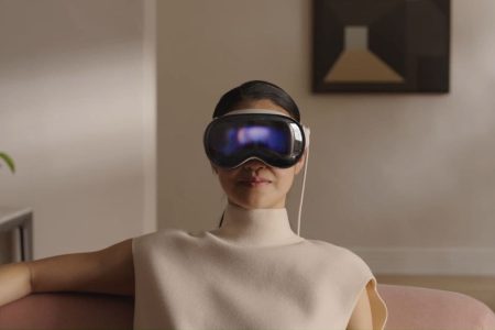 Apple’s Affordable Vision Pro Headset Could Use This Display Technology