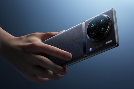 The Vivo X90 Pro is going global to challenge the Samsung Galaxy S23