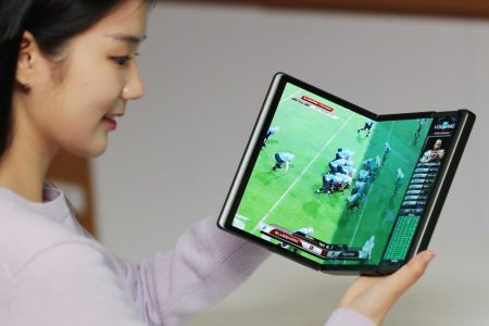 Samsung Might Launch a Rollable Smartphone With a Flexible Screen in 2025