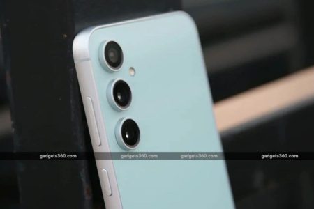 Samsung Galaxy S24 FE Could Debut With 15W Wireless Charging Support