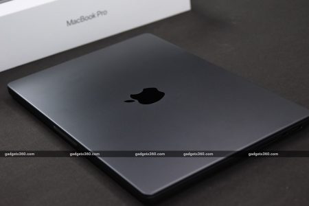 Apple Said to Delay Foldable MacBook Production, Here’s When it May Arrive