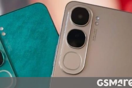 vivo Y300 5G pops up in live photos along with alleged price tag