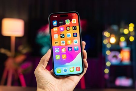 iPhone 16, Google Pixel 9 May Get Samsung-Manufactured Displays