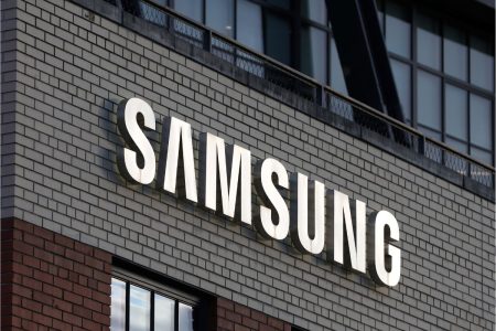 Samsung Hires Ex-Apple Executive to Run Its New AI Division