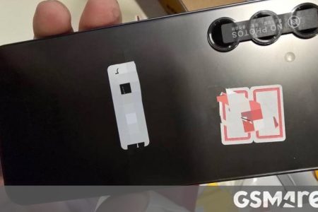 Samsung Galaxy S25+ live photos show a familiar design