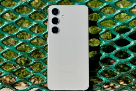 Samsung is going all-in on Snapdragon chips for the Galaxy S25