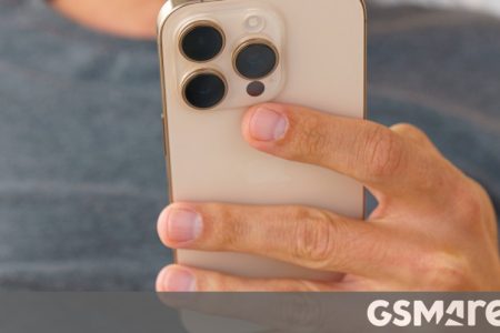 iOS 18.2.1 arrives with critical bug fixes
