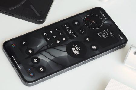 Leaked Nothing Phone 3 memo teases a flagship phone packed with AI