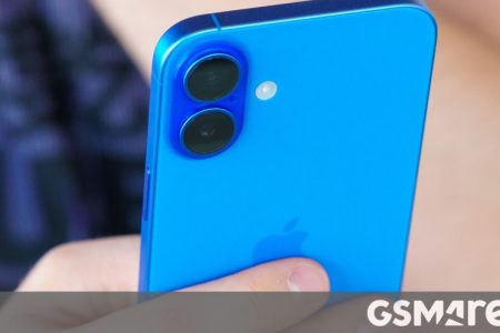 Canalys: Apple leads the way in global Q4 smartphone shipments