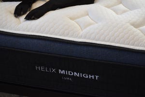 Helix Midnight Luxe 5-Month Review: My Boyfriend and I Finally Found a Bed We Agree On