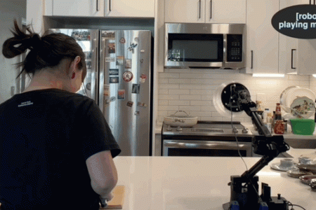 Apple built a super-cute, expressive robot lamp that is giving us major Pixar vibes