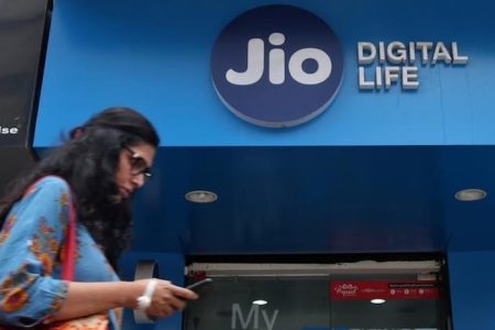 Jio Plans & Feature Phone, Moto E4 Plus Launch, and More News This Week