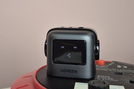 I tested out this robot that can charge your phone in mere minutes and it’s a triumph