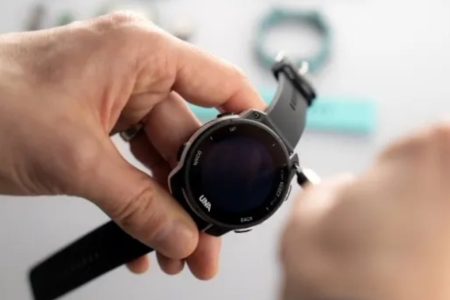 This modular Pebble and Apple Watch underdog just smashed funding goals