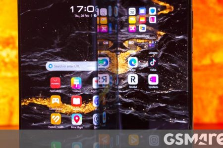 Huawei allegedly sold over 400,000 tri-fold Mate XT units already