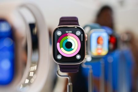 Closing your Apple Watch rings can lower less stress, improve sleep – and win you prizes