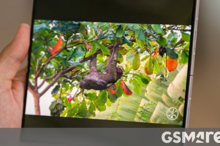 Leakster details iPhone Fold’s display specs
