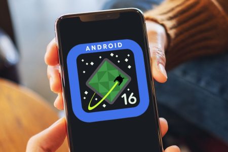 Android 16 could give the lock screen on your Pixel phone a revamped design