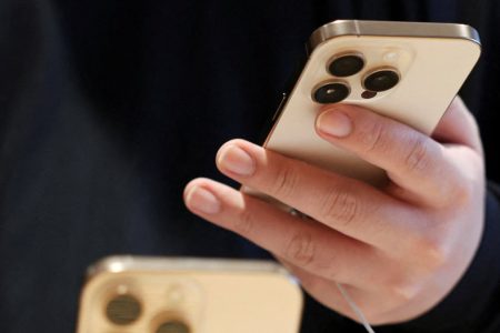 Apple Renews Fears About Tariffs, China With Wobbly Report