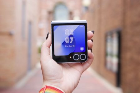 Samsung will fix Now Bar for Galaxy Z Flip phones, but not anytime soon