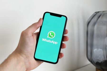 WhatsApp Is Working on Message Summarisation, AI-Powered Chat Wallpapers