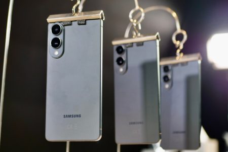 Samsung Galaxy S25 Edge vs. Google Pixel 9 Pro XL: Slim or XL?