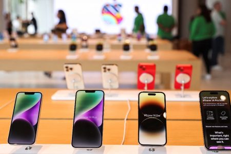 Apple Supplier Foxconn to Invest $1.5 Billion in India Unit
