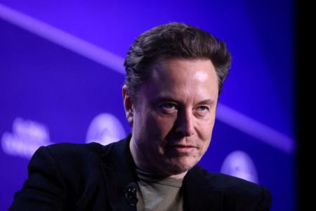 Elon Musk Says He’ll Resume Working ’24/7′ at His Companies After X Outage