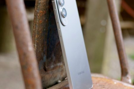 Samsung Galaxy S25 Edge Review: A trendsetter you won’t want to put down
