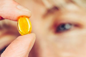 Best Vitamins and Supplements for Healthy Eyes This Summer