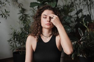 Struggling With Anxiety Symptoms? Try These 8 Pressure Points for Relief
