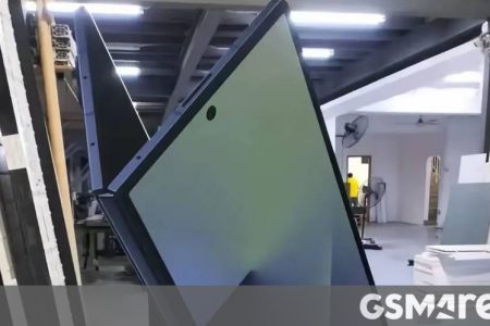 Store banner reveals Samsung Galaxy Z Fold7’s design, shows off its slender frame