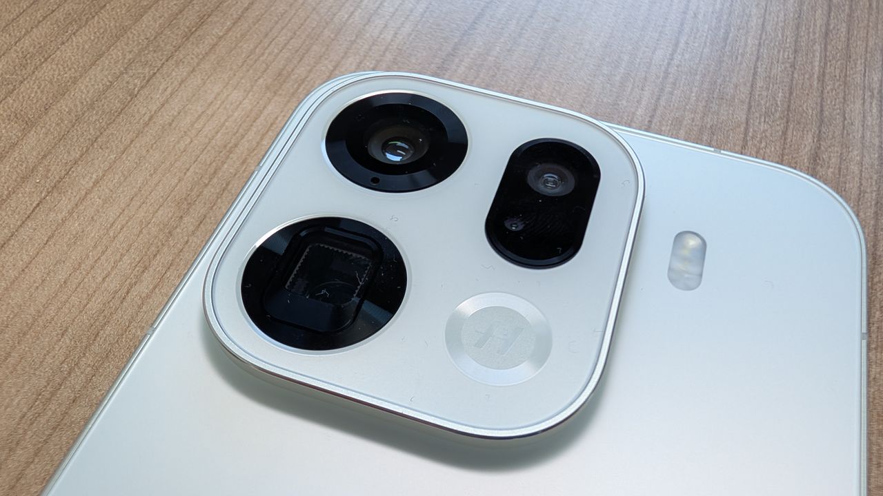 sony’s-new-phone-camera-sensor-sounds-very-impressive,-but-the-samsung-galaxy-s26-and-iphone-18-lines-probably-won’t-use-it